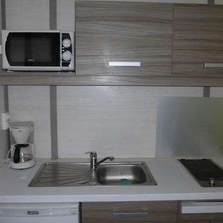 Cosy Pour 4 Avec Terrasse à - Api-1-52-1741 Camping *