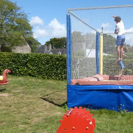 Camping Cosy Pour 4 Avec Terrasse à - Api-1-52-1741 Sainte-Reine-de-Bretagne